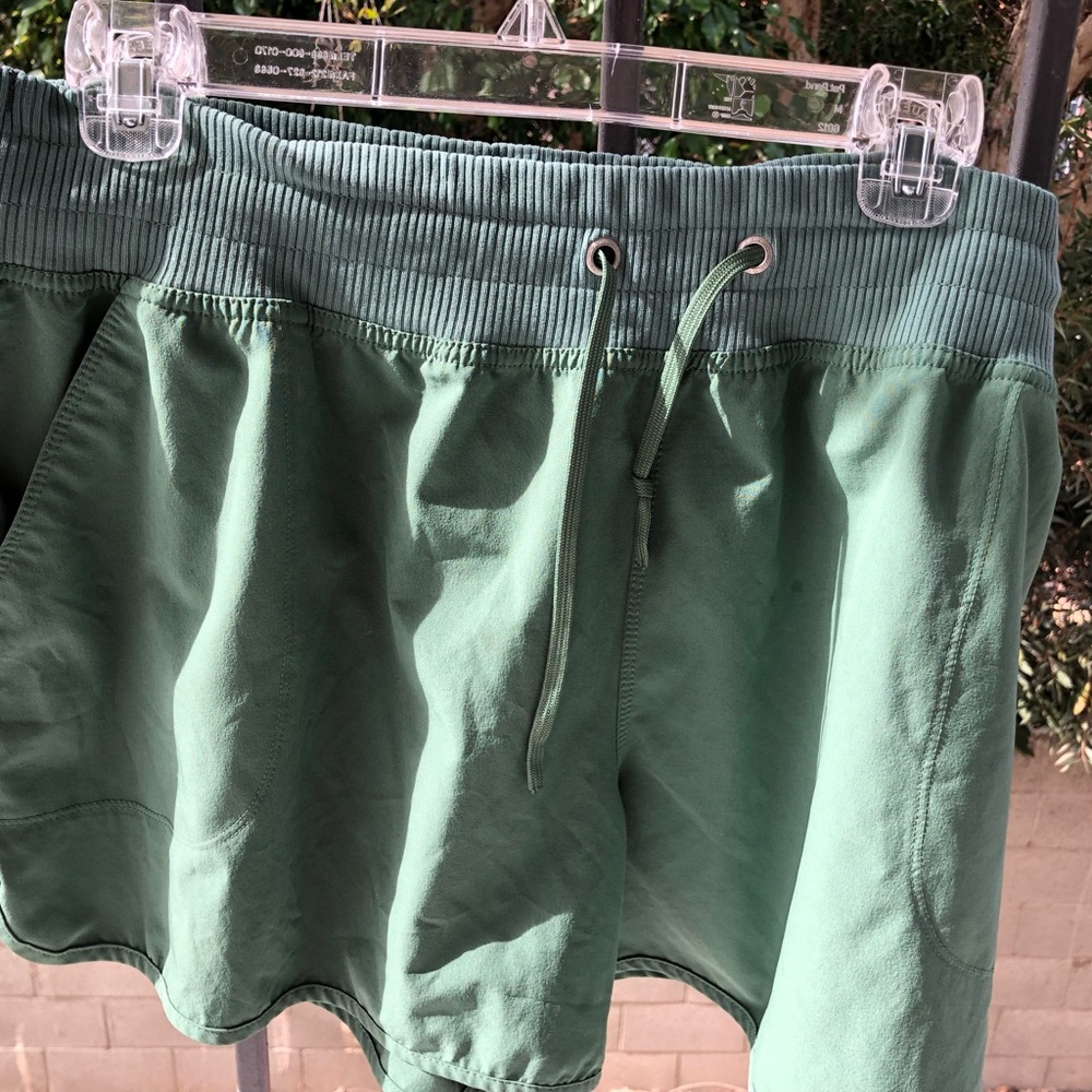 Lucy Green Shorts - Picture 3 of 5